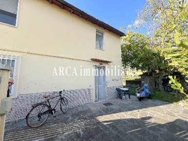 Foto Casa indipendente a Pietrasanta di 66 m² con 4 locali in vendita