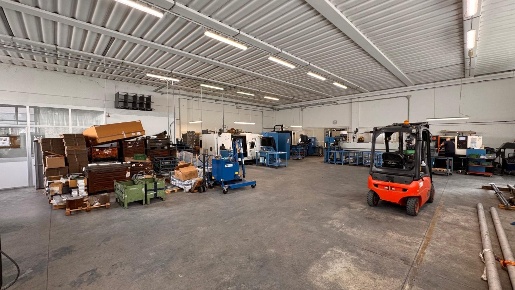 Foto Capannone industriale a Ponsacco Centro di 370 m² con 1 locali