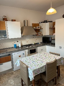 Foto Appartamento a Poggibonsi Centro di 101 m² con 5 locali in vendita