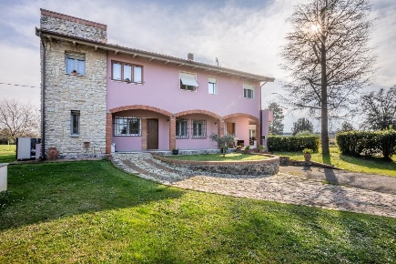 Foto Casa indipendente a Pontedera Santa Lucia, La Borra di 355 m²