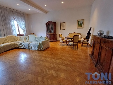 Foto Villa unifamiliare a Empoli Masini - XX Settembre di 350 m² in vendita