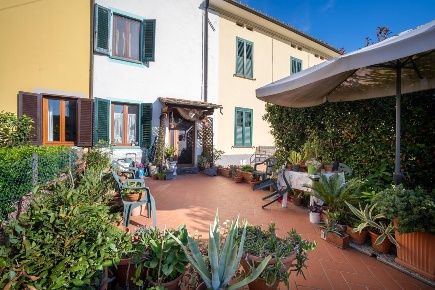 Foto Casa indipendente a Capannori Marlia di 105 m² con 5 locali in vendita