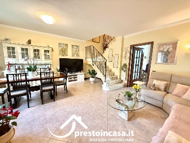 Foto Villa a schiera a Forte dei Marmi Vittoria Apuana di 95 m² in vendita