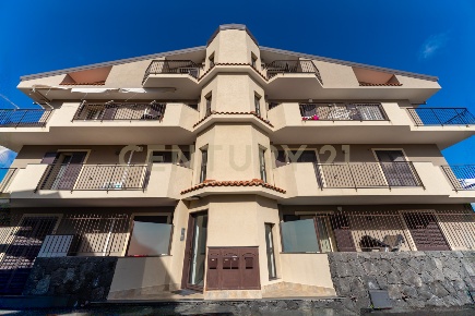Foto Appartamento in Via Turati 13, Belpasso Centro di 150 m² con 4 locali