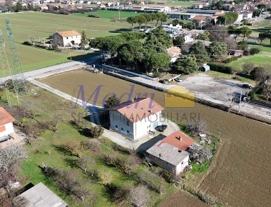 Foto Casa indipendente in Via Cesenatico 890, Cesena di 278 m² con 8 locali