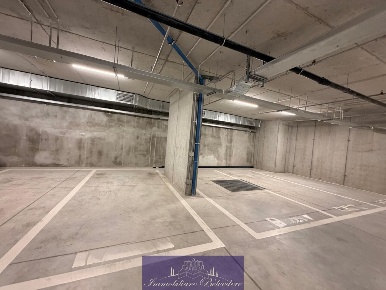 Foto Posti auto in Via Solferino, Firenze Borgo Ognissanti - Il Prato