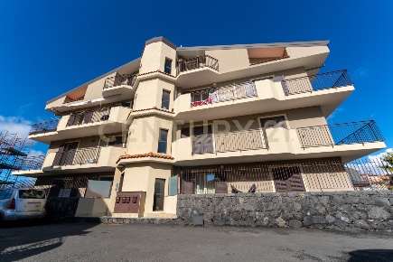 Foto Mansarde in Via Turati 13, Belpasso Centro di 70 m² con 3 locali