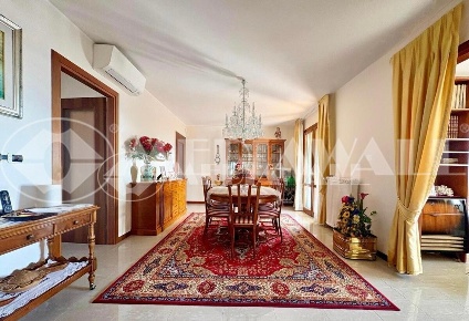 Foto Attico a Pordenone Cappuccini di 188 m² con 7 locali in vendita