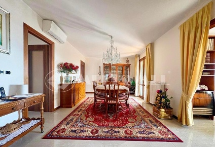 Foto Attico a Pordenone Cappuccini di 188 m² con 7 locali in vendita