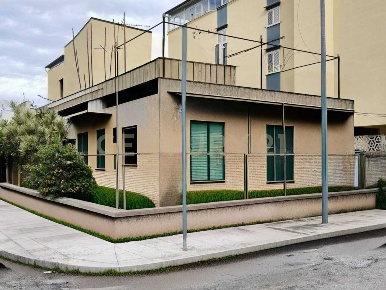 Foto Case semi ndipendenti in Via Raffaele Paolucci 21, Palermo di 165 m²