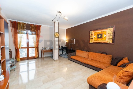 Foto Appartamento in Via Raffaello Sanzio 14, Corsico di 130 m² in vendita