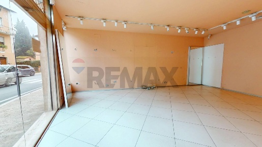 Foto Negozio a Bastia Umbra Bastia di 45 m² con 1 locali in affitto