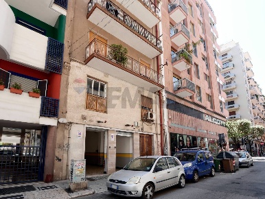 Foto Posti auto in Via Marcello Celentano 9 - 9/A, Bari di 310 m²