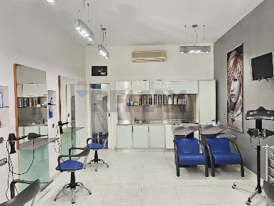 Foto Negozio in Via Calata san Vito 114, Salerno Fratte - Matierno di 44 m²