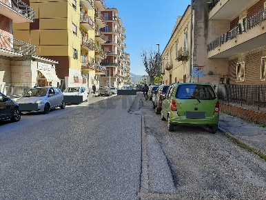 Foto Ufficio in Via Ferrarecce 110, Caserta Lincoln di 151 m² con 5 locali