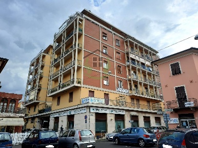 Foto Appartamento in Piazza Mazzini, Aulla Centro di 125 m² con 4 locali