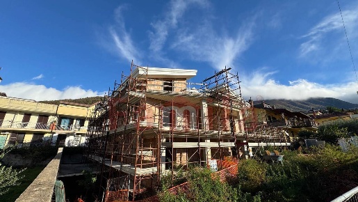 Foto Villa unifamiliare a Sirignano di 701 m² con 10 locali in vendita