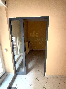 Foto Attività commerciale a Pomigliano d'Arco di 39 m² con 2 locali