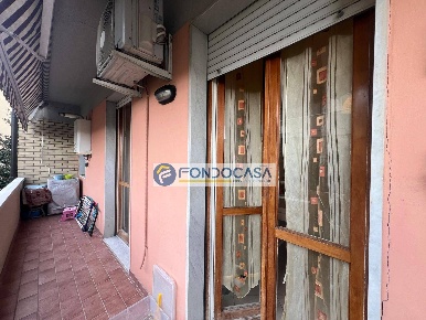 Foto Appartamento in via luni, Carrara Avenza di 80 m² con 4 locali