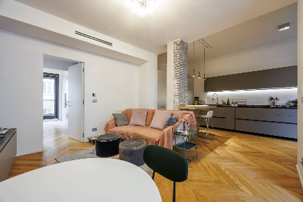 Foto Appartamento in Via Giuseppe Luigi Lagrange, Torino Via Roma di 74 m²