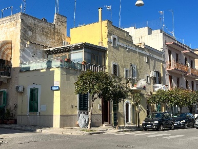 Foto Casa indipendente a Monopoli Centro di 41 m² con 3 locali in vendita