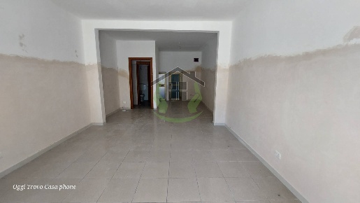 Foto Locale commerciale in Via Bernini, Grottammare Centro di 46 m²