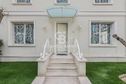 Foto Villa unifamiliare in Viale Bologna 1, Riccione Parco di 320 m²