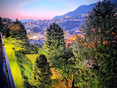 Foto Appartamento in Via Salvatore Quasimodo, Como Sagnino di 120 m²