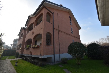 Foto Appartamento in Via Brianza 45, Bernareggio Centro di 100 m²