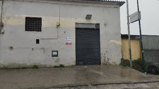 Foto Attività commerciale in VIA MEAZZA, Casoria Arpino di 110 m²