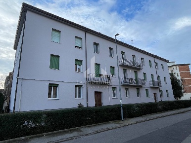 Foto Appartamento in VIA RECCHI, Ferrara Foro Boario di 95 m² con 4 locali