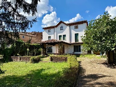 Foto Casa indipendente a Pietra Marazzi di 340 m² con 12 locali in vendita