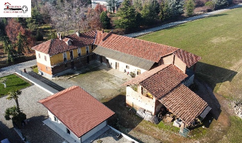 Foto Casa indipendente in Via Dante Alighieri 5, Sandigliano di 333 m²