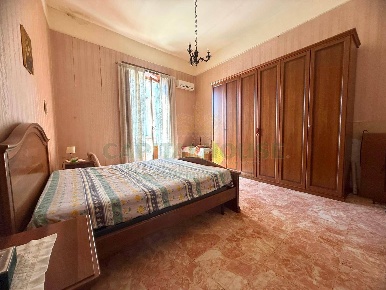 Foto Appartamento a Pomigliano d'Arco di 274 m² con 9 locali in vendita