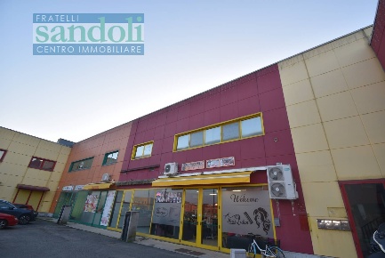Foto Ufficio in Via Galileo Ferraris, Santhià Centro di 60 m² con 1 locali