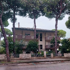 Foto Appartamento in Via Titano, Cervia Pinarella di 500 m² con 15 locali