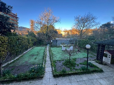 Foto Appartamento in Via San Giacomo, Atripalda di 110 m² con 4 locali