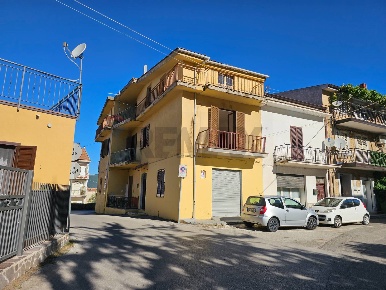 Foto Casa indipendente in Via Serrone 2, Centola Centro di 300 m²