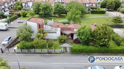 Foto Villa unifamiliare a Capriolo di 265 m² con 7 locali in vendita