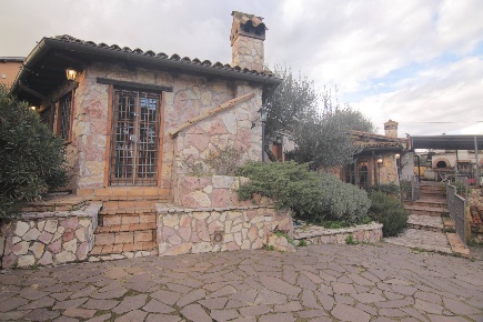 Foto Villa unifamiliare in via Feruccio Fratini 1, Sacrofano di 156 m²