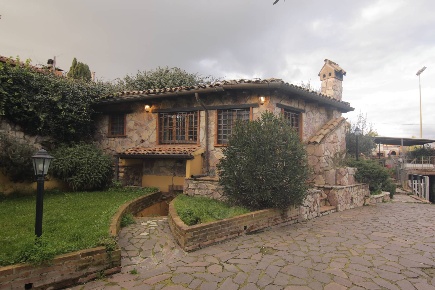 Foto Villa unifamiliare in via Feruccio Fratini 1, Sacrofano di 156 m²