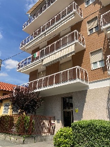 Foto Appartamento in Via Meana 2, Collegno Leumann di 70 m² con 3 locali