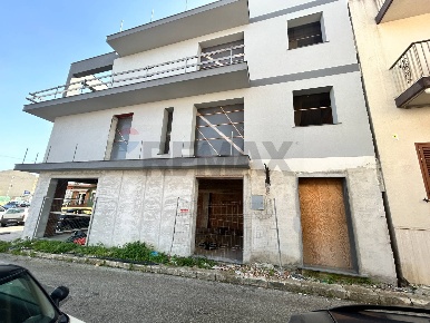 Foto Appartamento in Via U. Foscolo Ang. Settembrini, Pachino Centro