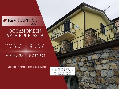Foto Villa unifamiliare in Salita San Giovanni, Rapallo di 135 m²