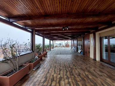 Foto Appartamento in Via F. Prampolini, Modena Viali di 120 m² con 4 locali