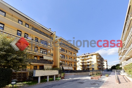 Foto Appartamento in Via Grotta 10, San Nicola la Strada di 100 m²