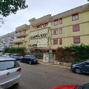 Foto Appartamento in Via Stifano, Bari di 107 m² con 3 locali in vendita