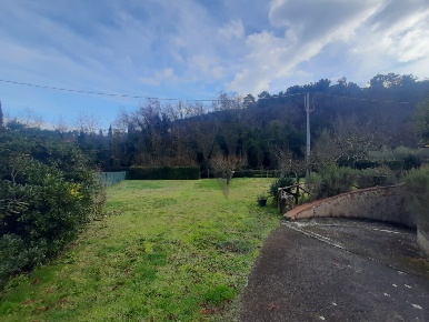 Foto Villa unifamiliare in Via G. Giusti 13, Capannori di 300 m² in vendita
