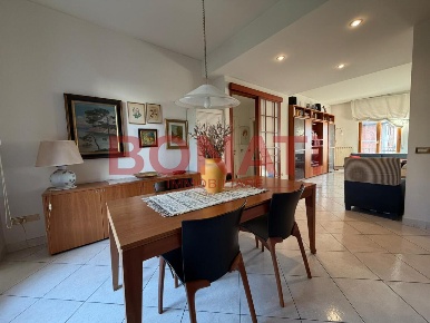 Foto Appartamento in Via Montepertico 82, La Spezia Migliarina di 97 m²