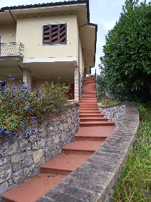 Foto Villa unifamiliare a Casciana Terme Lari Lari di 160 m² con 6 locali